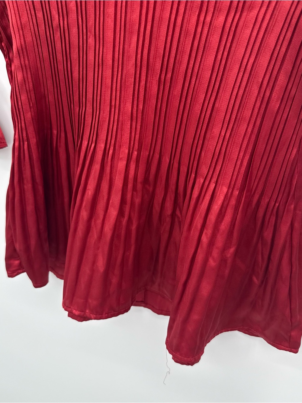 Serenade Red Pleated Button Front Blouse Bell Sleeve Y2K Size Large - Picture 7 of 10